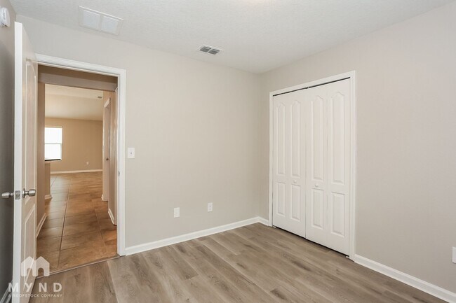 Building Photo - 3995 Emilio Ln