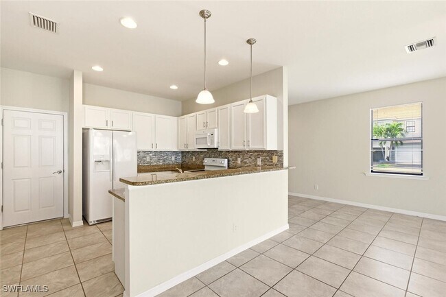 Building Photo - 14825 Sutherland Ave