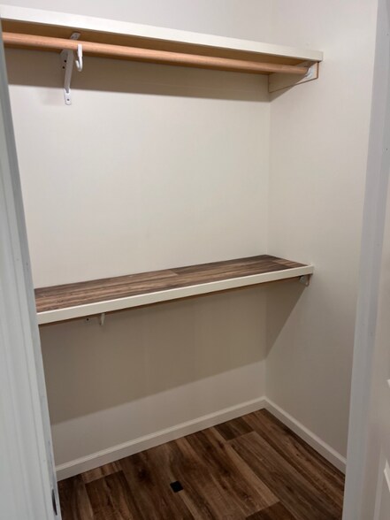 Building Photo - 1480 Kays Ct