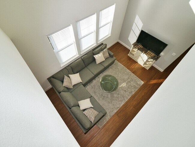 Building Photo - Modern Elegant 4BR 2.5 House in Sacramento