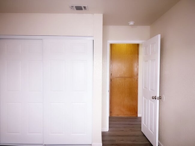 Building Photo - 9528 Mirandy Dr