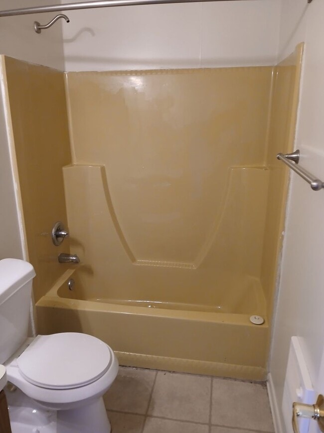 Building Photo - RANCH STYLE 2 BEDROOM DUPLEX FOR LEASE