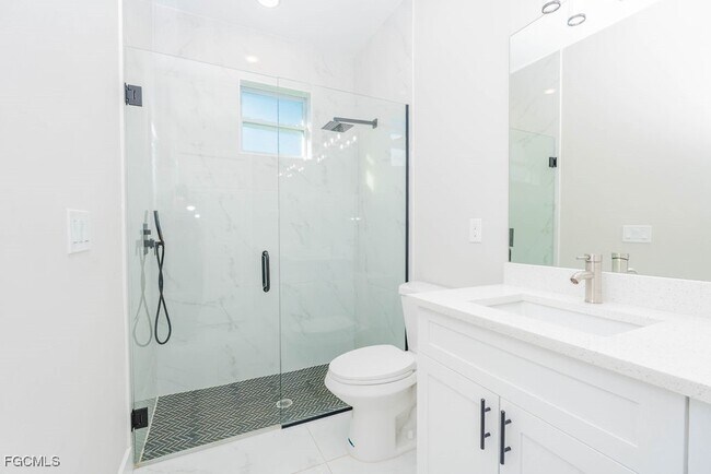 Building Photo - 4419 22nd St SW