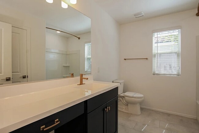 Building Photo - 2432 W Jessica Ln