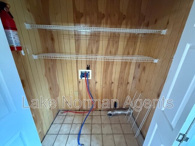 Building Photo - 4683 Grassy Creek Rd