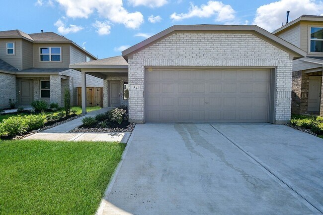 Building Photo - 1542 San Sebastien Dr