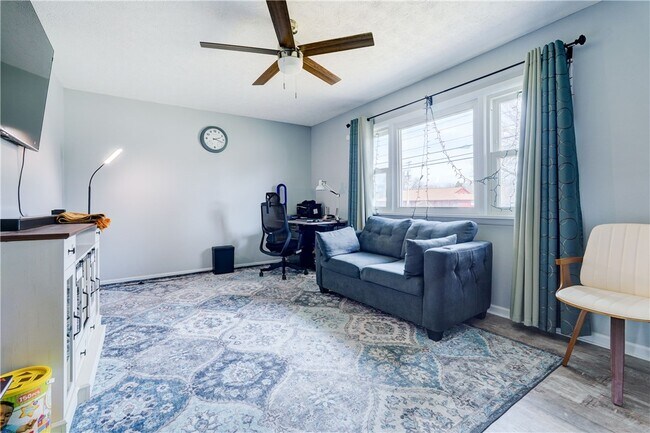 Building Photo - 889 Long Pond Rd