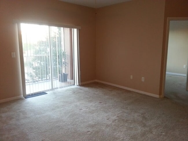 Building Photo - 5572 Metrowest Blvd