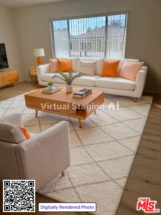 Building Photo - 559 E Hyde Park Pl