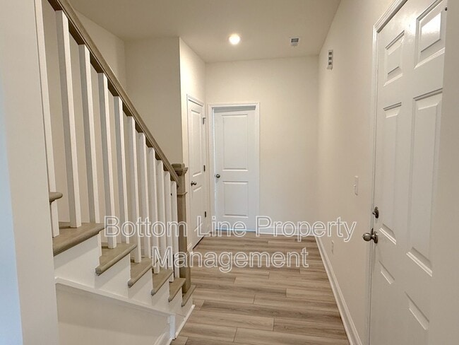 Building Photo - 1520 Cedar Tree Dr