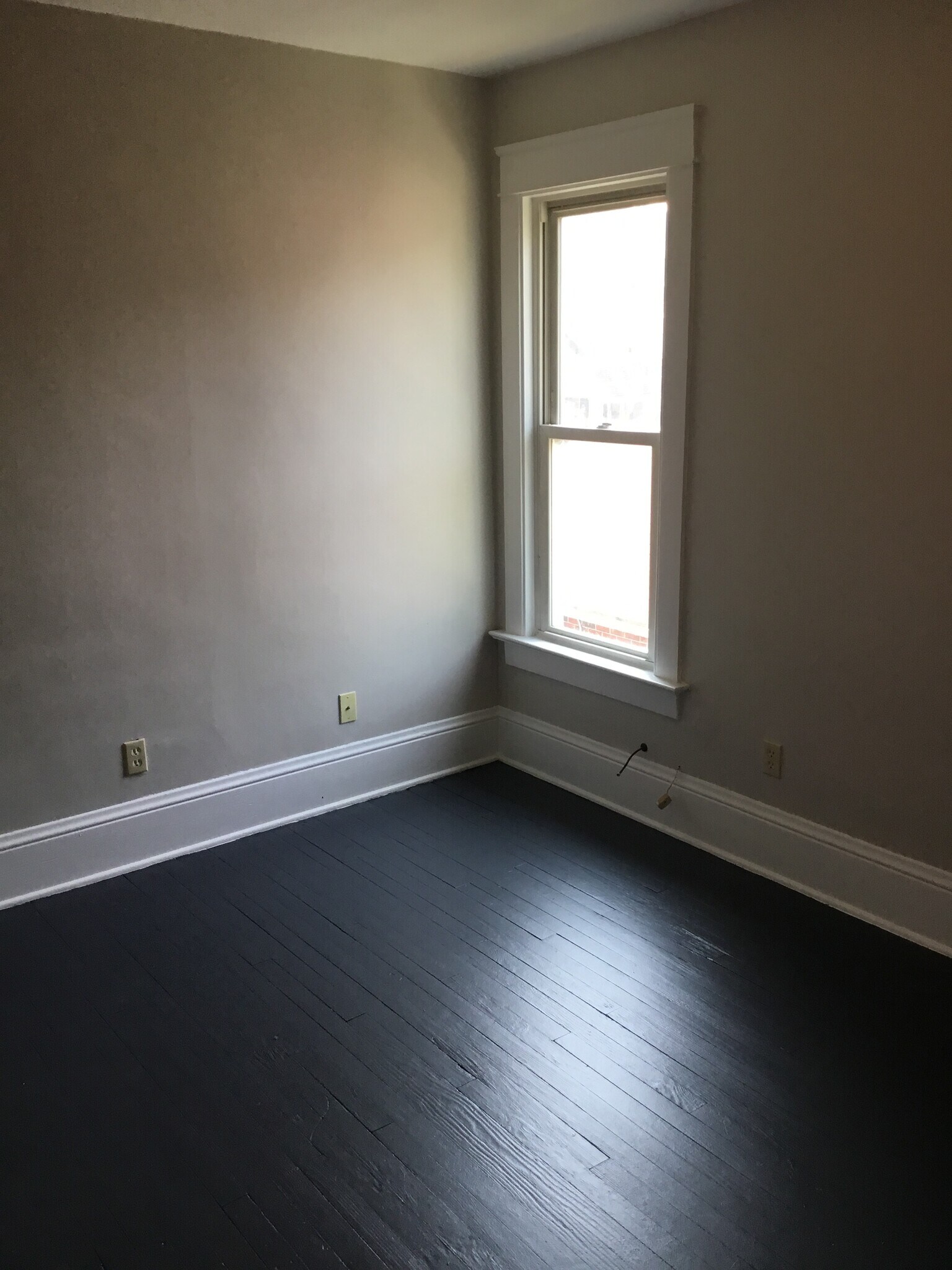 Building Photo - 918 W 32nd St