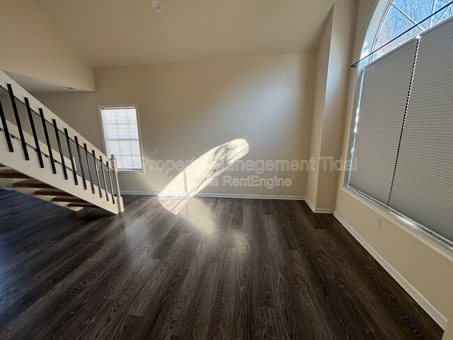 Building Photo - 459 Charter Oak Dr