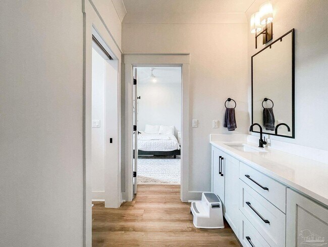 Building Photo - 13805 Red Drum Ct