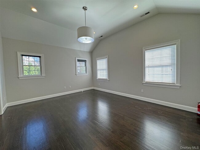 Building Photo - 1019 Grove St