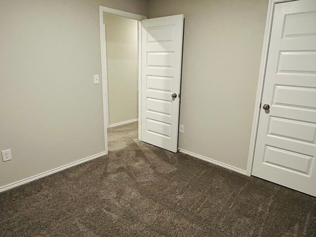 Building Photo - 11804 Krew Wy