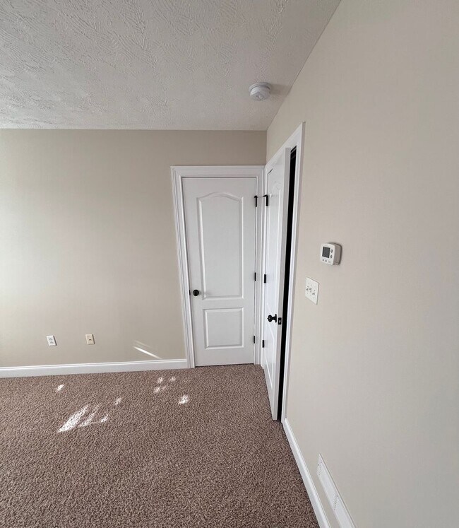 Building Photo - 4 Bdrm, 2 Bath, 2 Car Garage