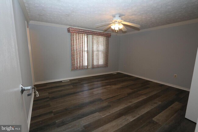 Building Photo - 6512 Cricket Pl