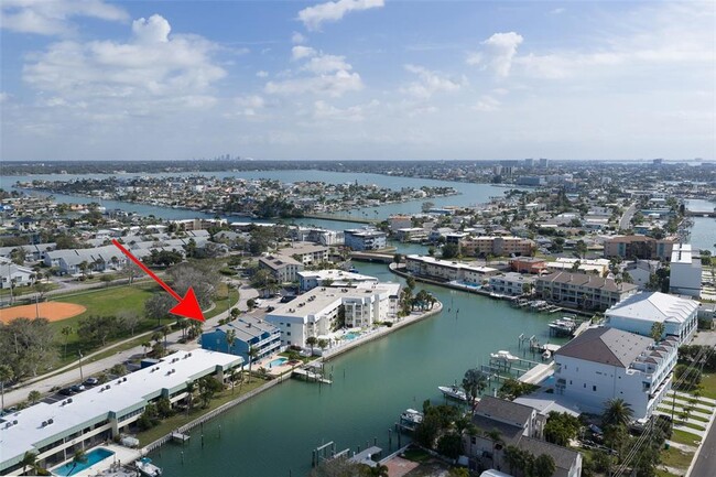 Building Photo - 11820 Capri Cir S