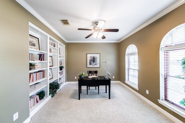 Building Photo - 22823 Roberts Run Ln