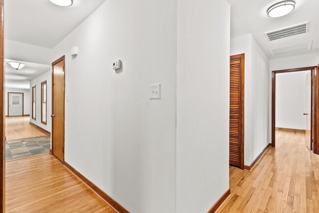Building Photo - Large 4-Bed Brick Rancher with 2-Car Attached Garage!
