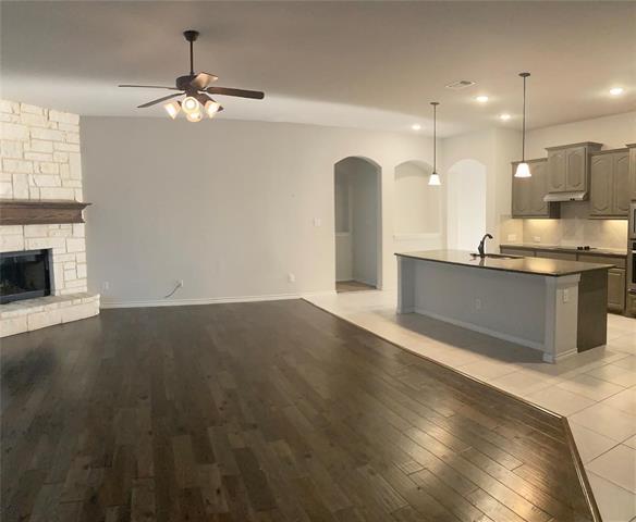 Building Photo - 1566 Country Crest Dr