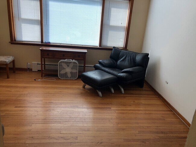 Building Photo - 4425 W 55th St