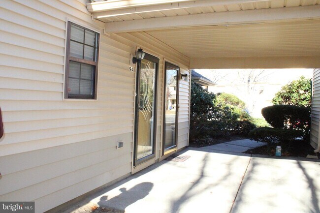 Building Photo - 94 Azalea Cir