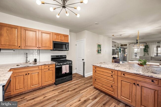 Building Photo - 538 S Adams St