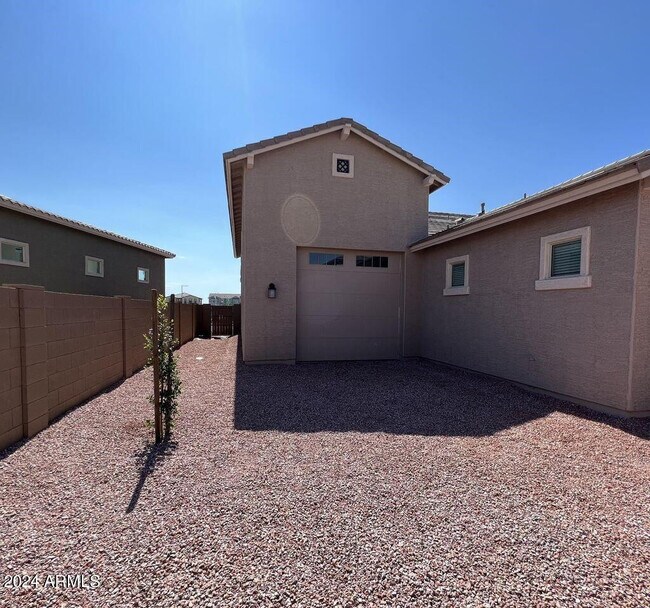 Building Photo - 19610 W Avalon Dr