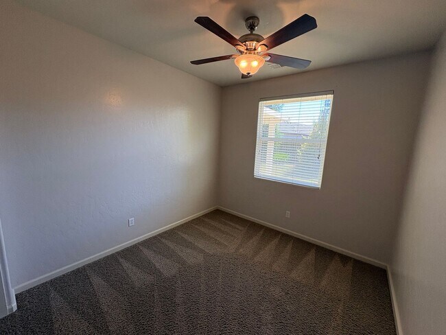 Building Photo - Lovely home available now!