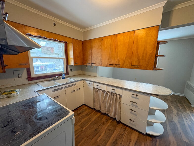 Building Photo - 1755 Adams Ave