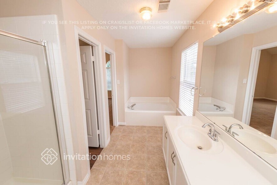 Building Photo - 6427 Founding Dr