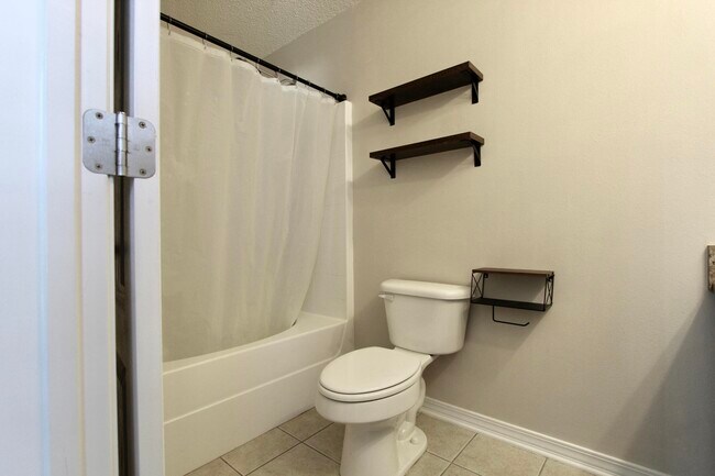 Building Photo - 3151 Forrest Ave