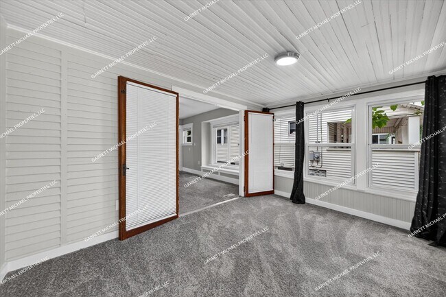 Building Photo - 2322 Fordham St