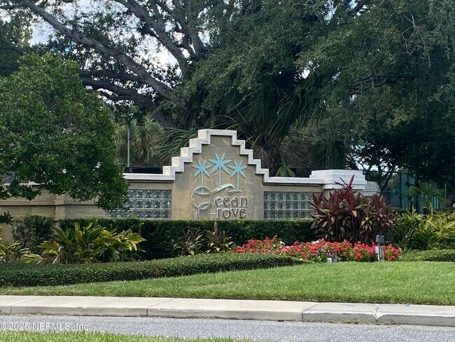 Building Photo - 11 Arbor Club Dr