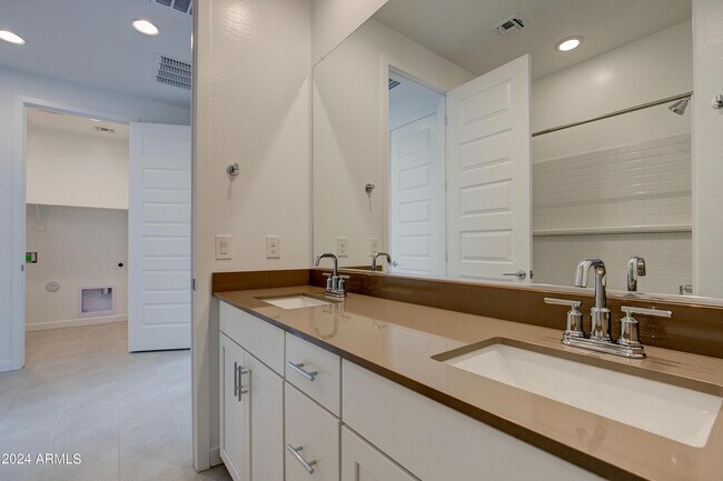 Building Photo - 17050 W Artemisa Ave