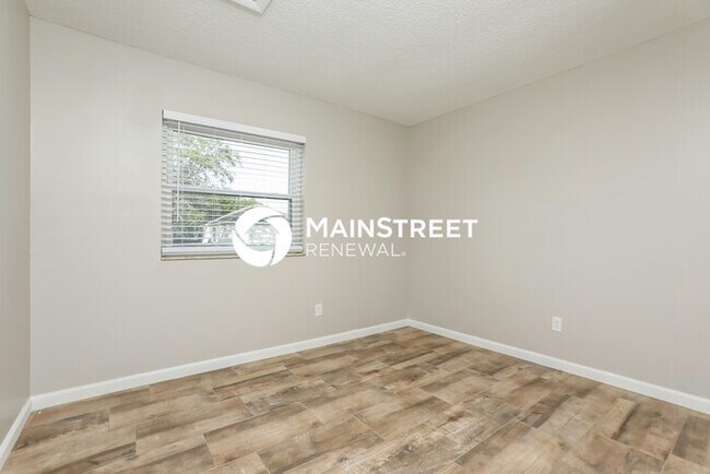 Building Photo - 3 Bedroom Pet-Friendly Home in Deltona, FL with Main Street Renewal