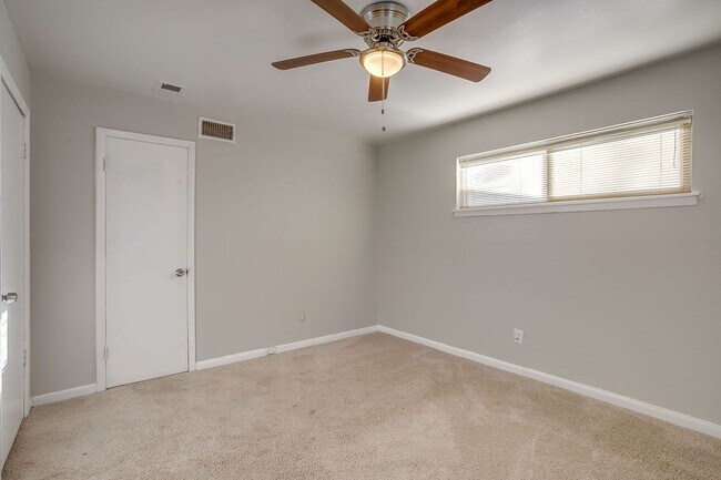 Building Photo - Great 4 Bed, 2 Bath Rental Available for New Tenants- 76134
