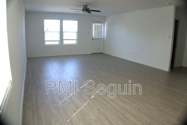 Building Photo - 809 Riviera Ct