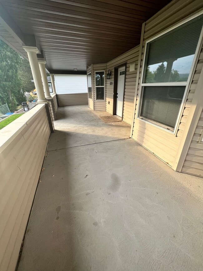 Building Photo - "Beautiful 4 Bedroom House For Rent" - Not furnished