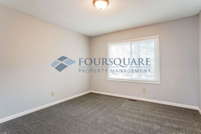 Building Photo - Charming 2-Bed / 2-Bath Duplex with Open Floor Plan & Shared Fenced Yard , Near I-40