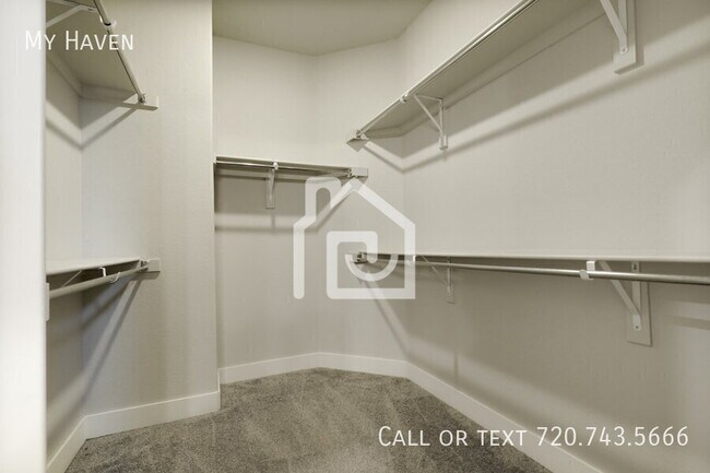 Building Photo - 26332 E Archer Ave