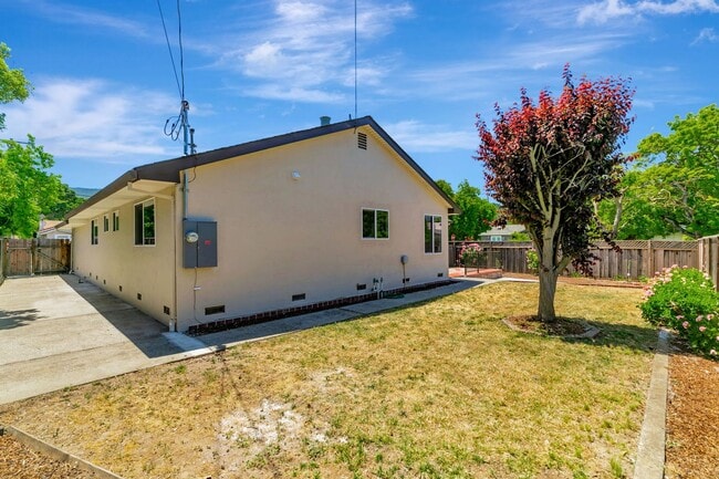 Building Photo - Move-In Ready Cambrian Gem – New Appliances and many upgrades!
