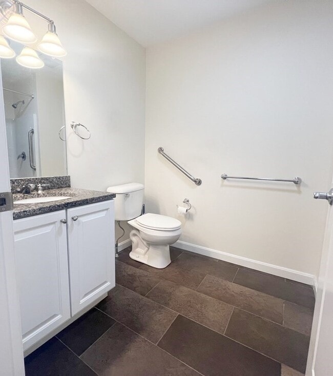 Building Photo - 446 Belgrade Ave