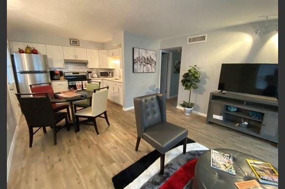 Building Photo - Hillview Apartments