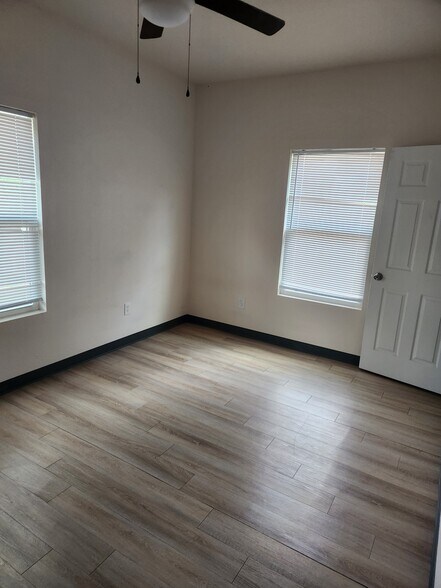 Building Photo - 22806 Shady Forest Dr