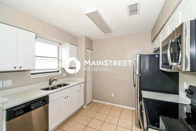 Building Photo - 3 Bedroom Pet-Friendly Home in Jacksonvill...