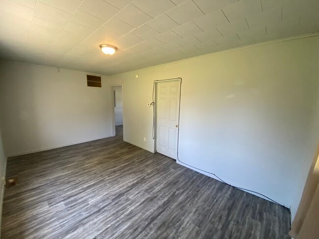 Building Photo - 19418 Newtown Rd