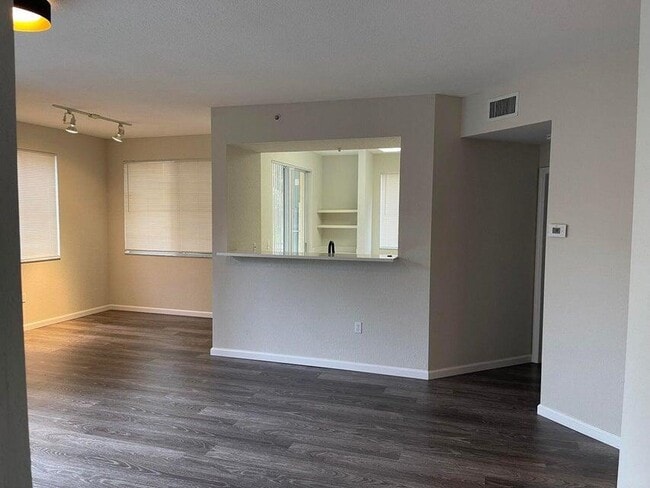 Building Photo - 11026 Legacy Dr