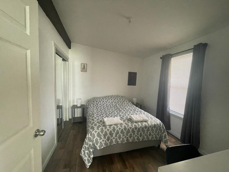 Building Photo - 25 Chester Rd